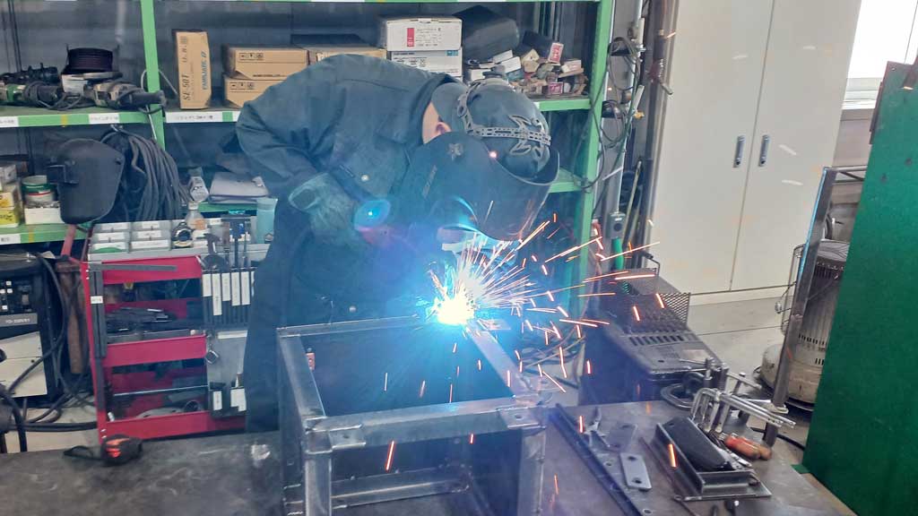 溶接作業中